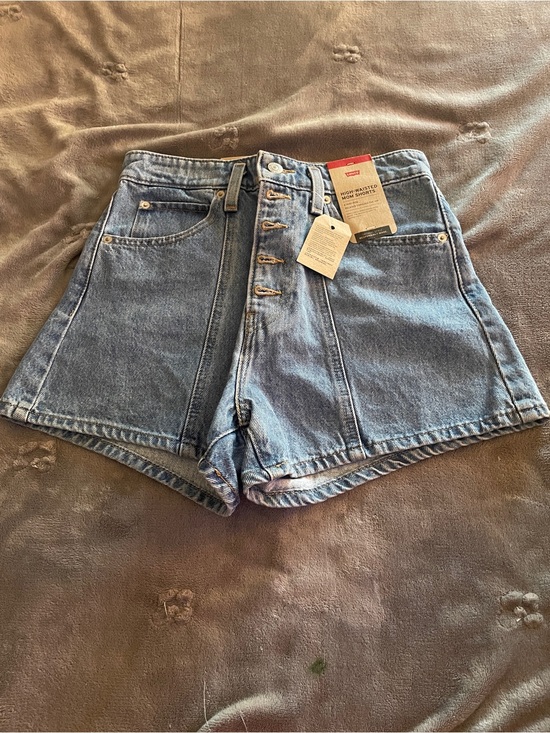 Levi's Pants - Levi’s High-Rise Mom Shorts